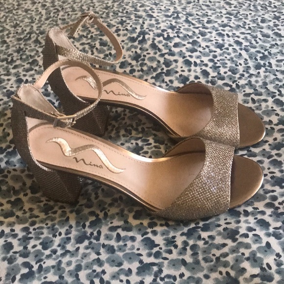 Gold Heels - Picture 3 of 7